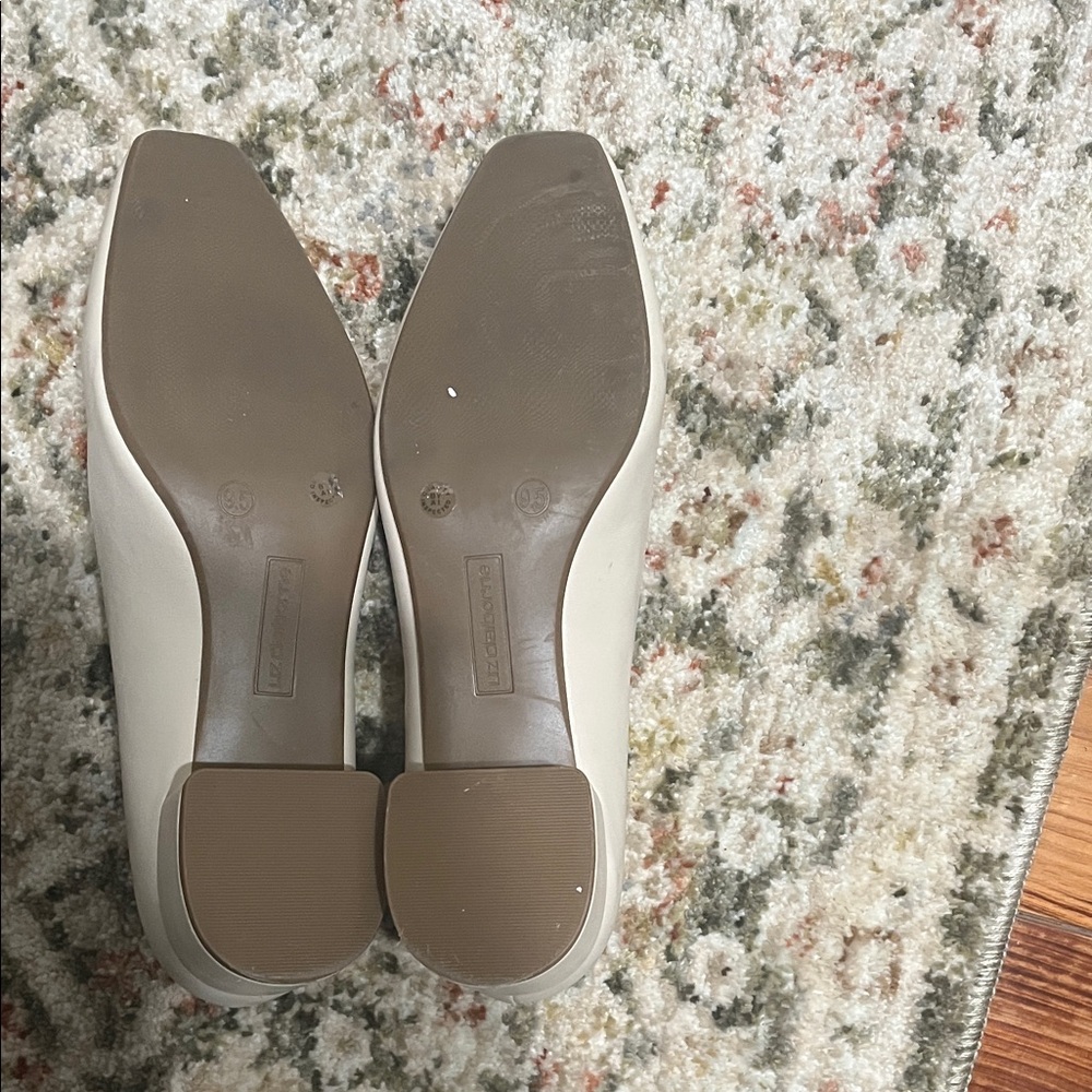 Liz Claiborne Cream Women's Heels - Picture 4 of 4